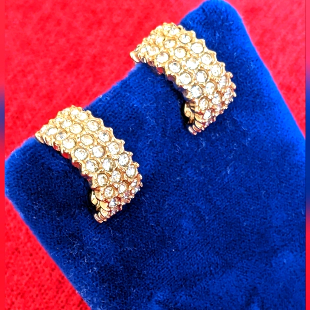 🟡FASHION BRIDAL PAVE ENCRUSTED CRYSTAL HALF DOME CLIP ON EARRINGS GOLD